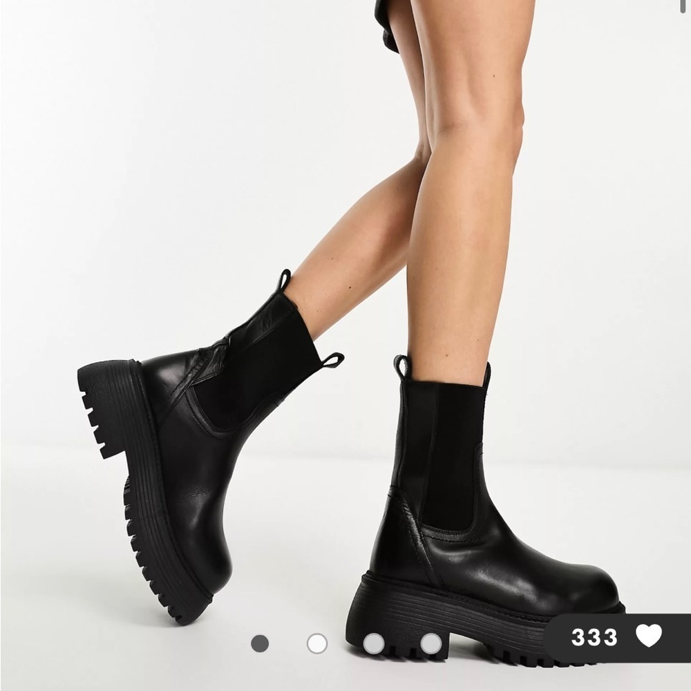 ASOS Black Chelsea Boots​​​